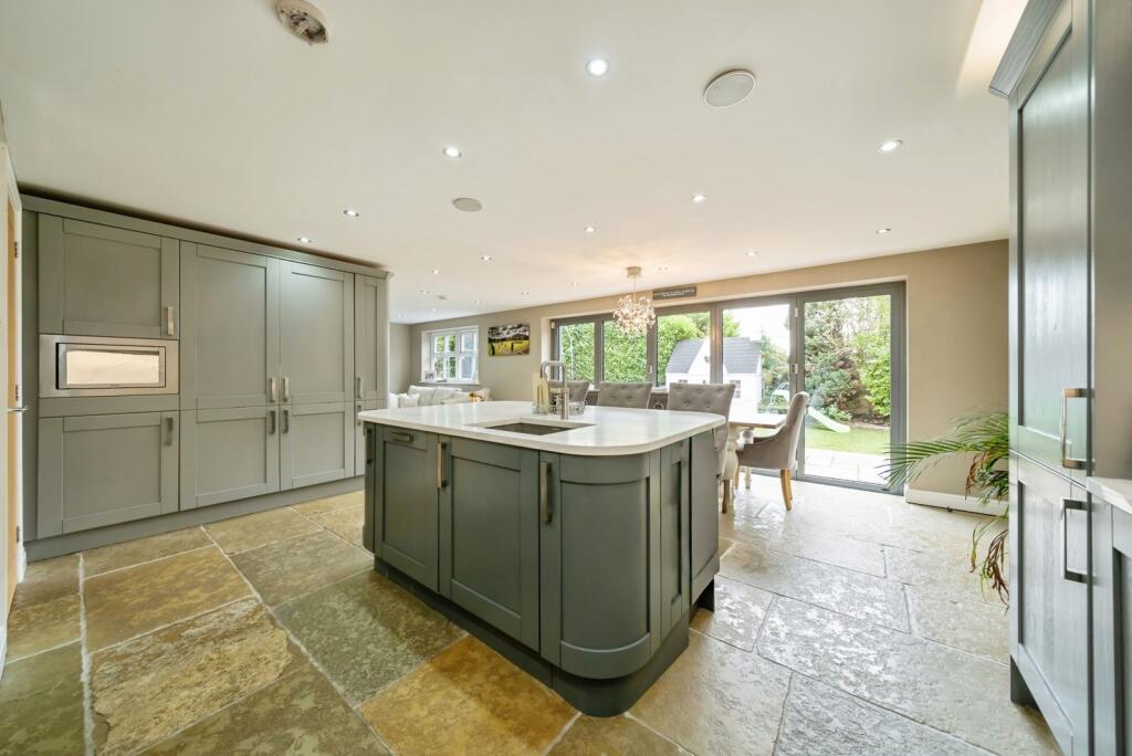 Kitchen/Diner/Family