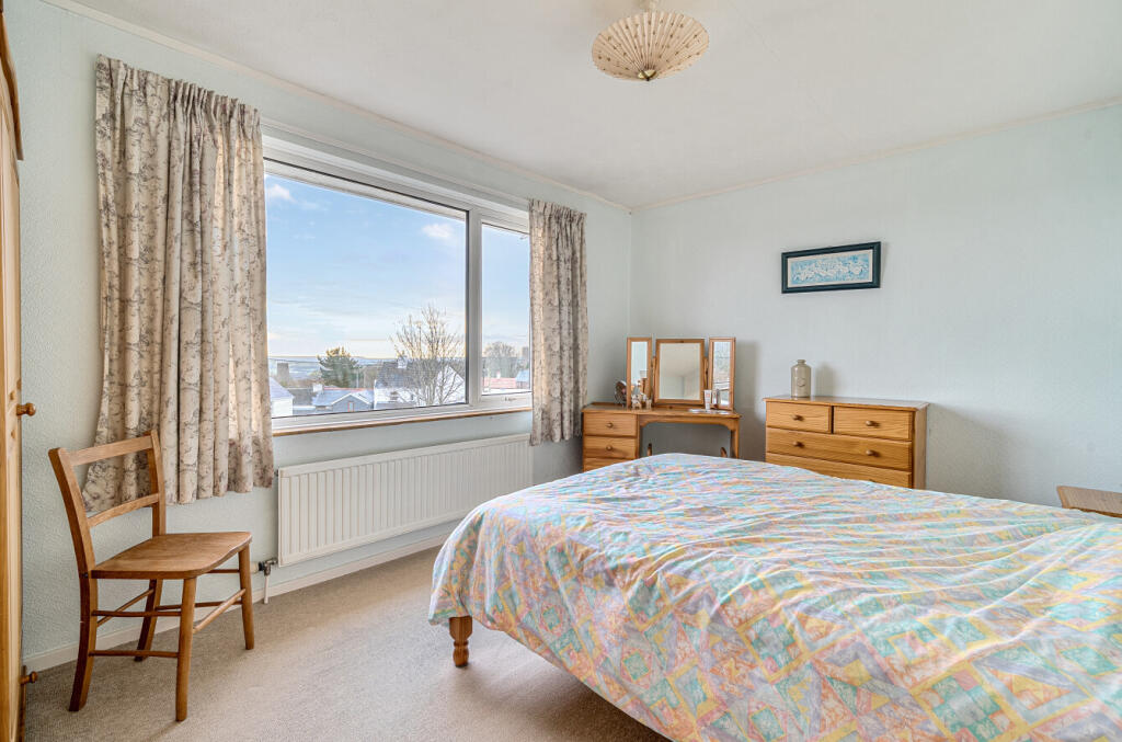 1385407-2-6926d79...