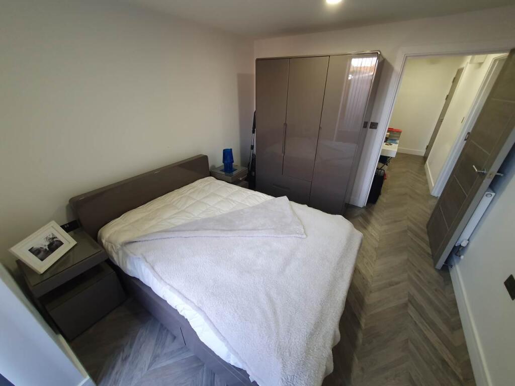 Bedroom (2)