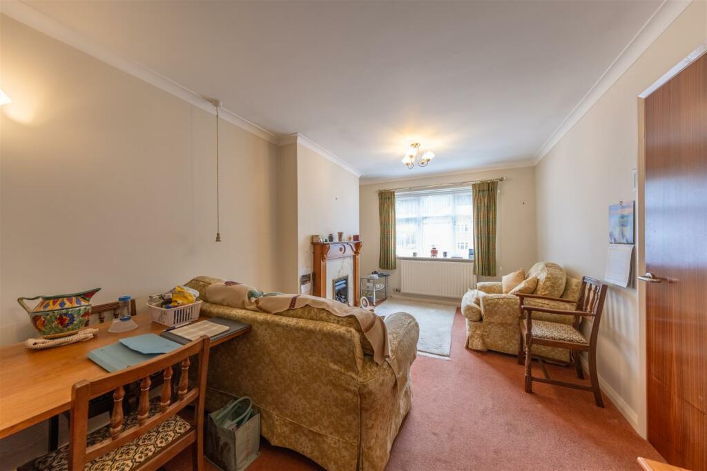 17 Rathbone Park-002.jpg