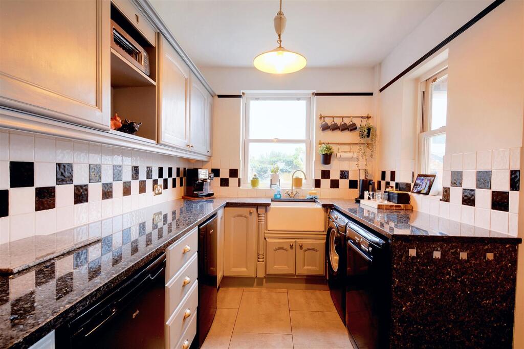 Kitchen_4.jpeg