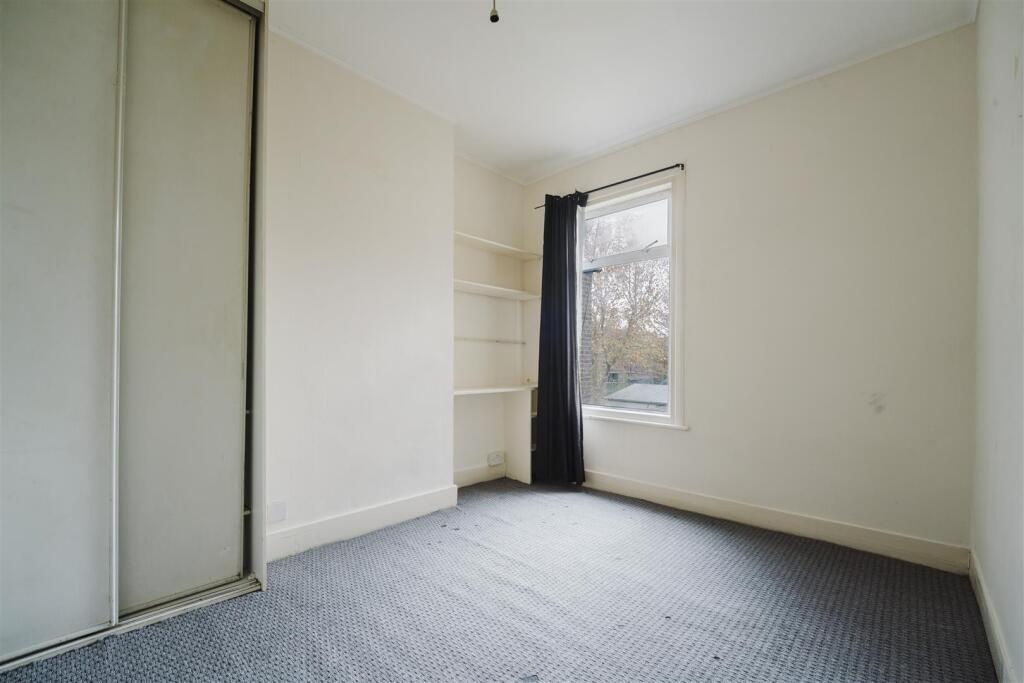 170 Framfield bed 3 a.jpg