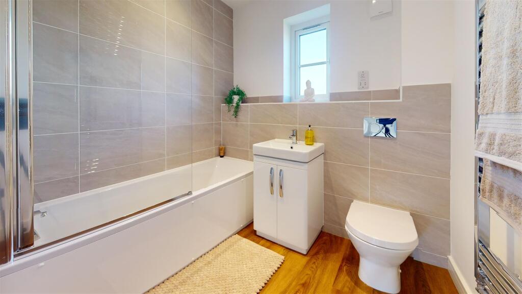 Bathroom (32).jpg