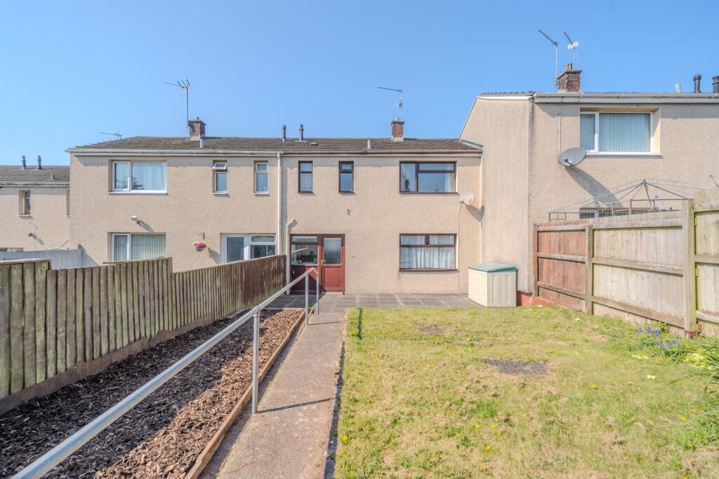 20 Radnor Way-20.jpg