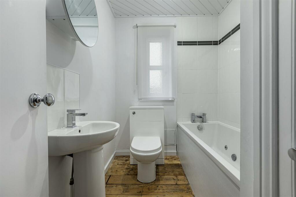 13_3 Gladstone Street Hawick 18.JPG