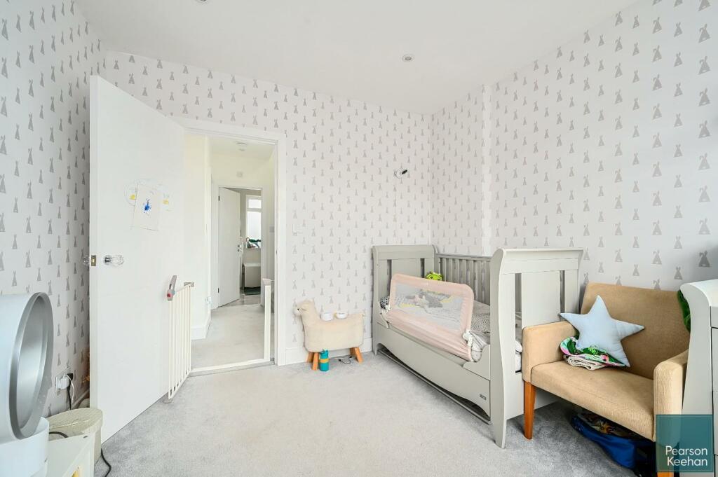 10 Glastonbury Road, BN3 (23).jpg