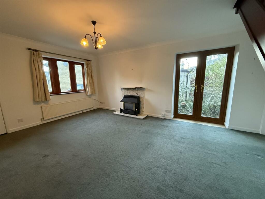 lounge 3.JPG