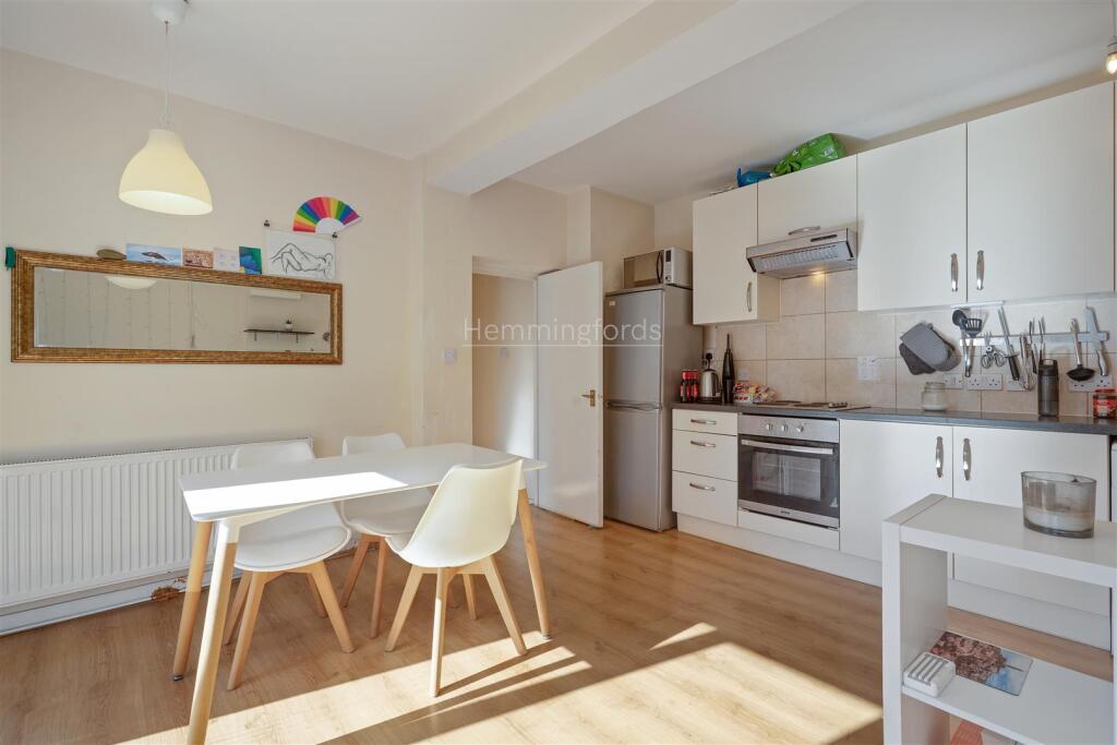 07-cf7082298-HMF-JJ-Chapel Market-33-logo.jpg