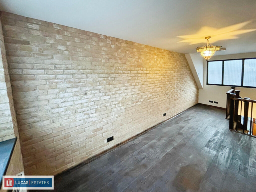 a779225f-image_pi...