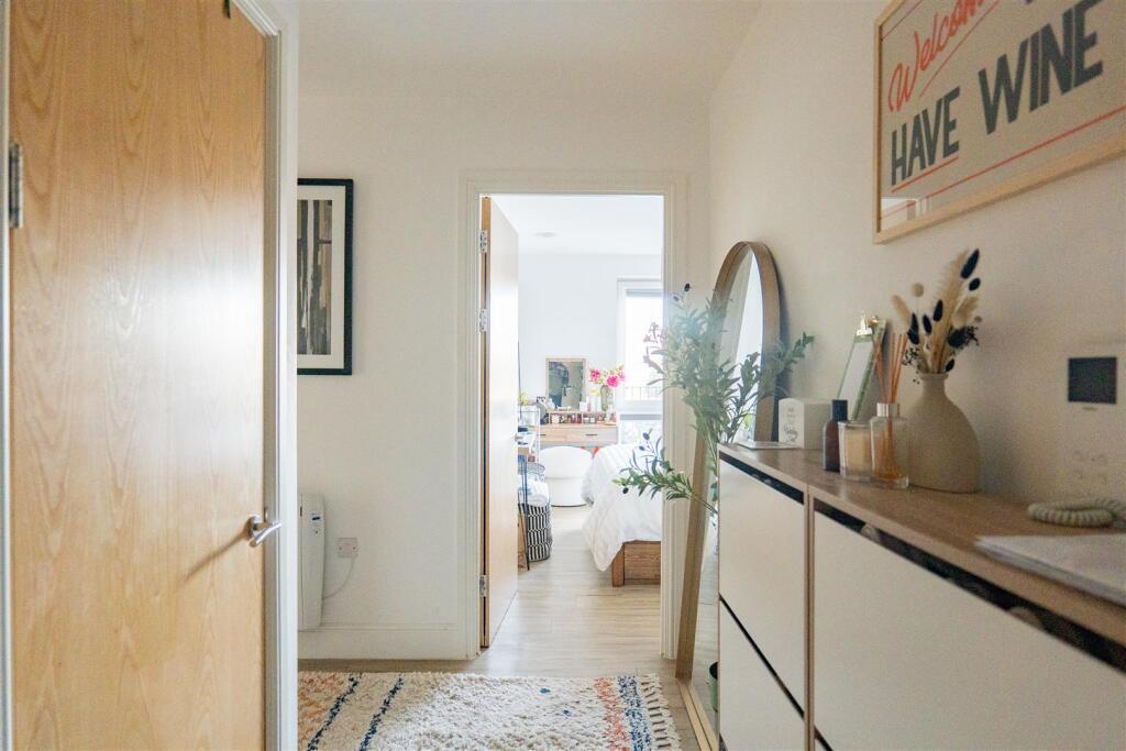 20-P1039112-HDR - Copy (2).jpg