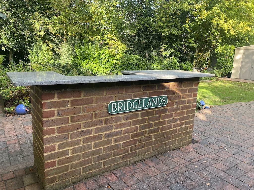 29 - Granite &amp; Brick BBQ area.jpg