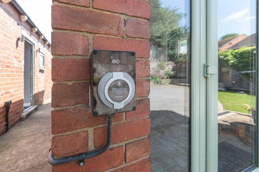 08 - 15 Pontefract Road S72 8AY.jpg