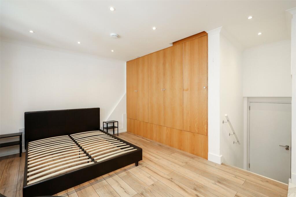 Studio Room