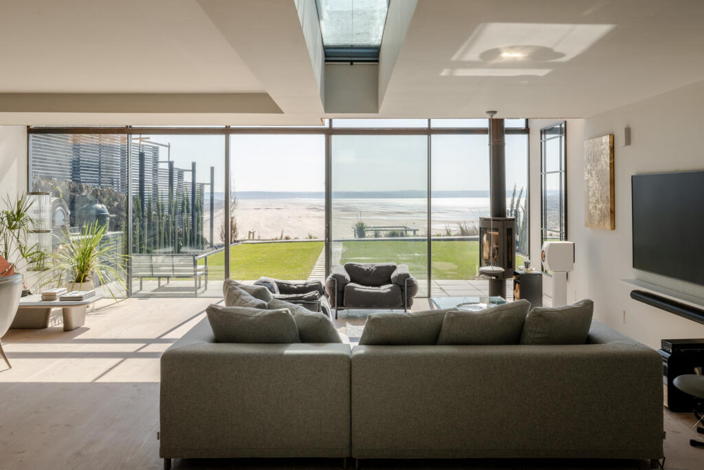275338 - 20250402-THE-CHALET_N0.8_SAUNTON-SANDS...