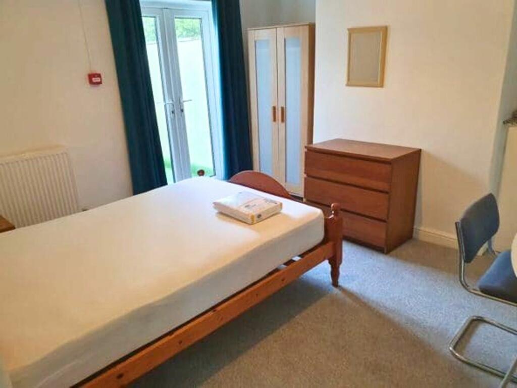 Bedrooms 1 - 6