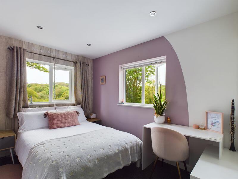 Little Lowen bedroom