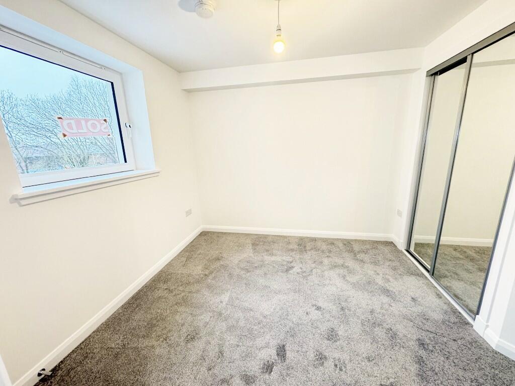 Bedroom 1 (2)
