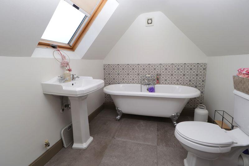 Family Bathroom (Second Floor)