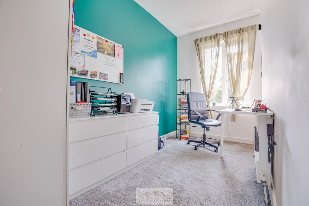 Bedroom 2.1