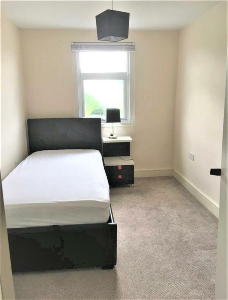 bedroom 3.1.1.jpg