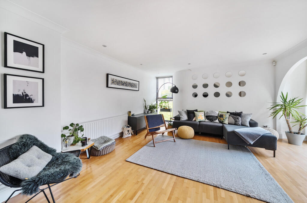 1-681a844a2e035-1...