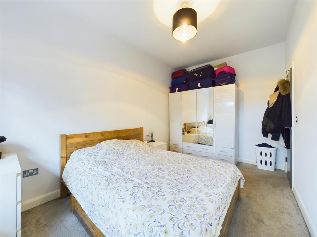 CAM01389G0-PR0070-ST