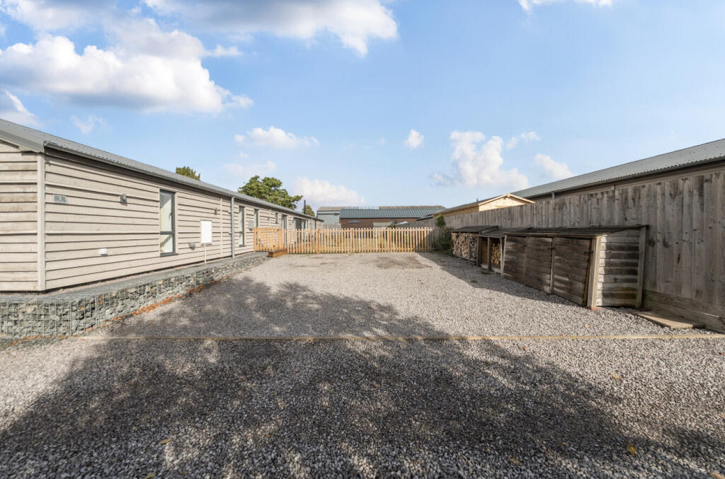 1349240-5-68b805f...