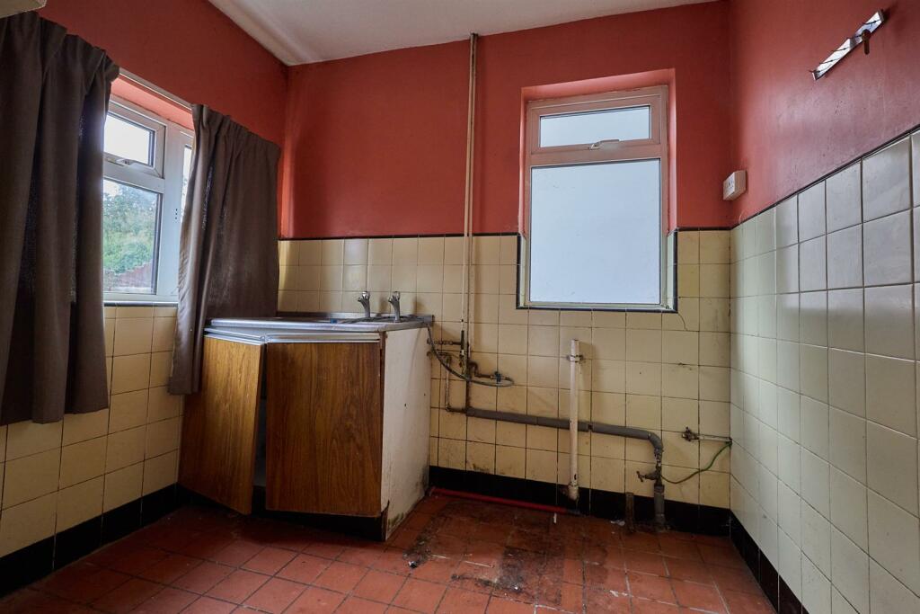 KITCHEN TO REAR