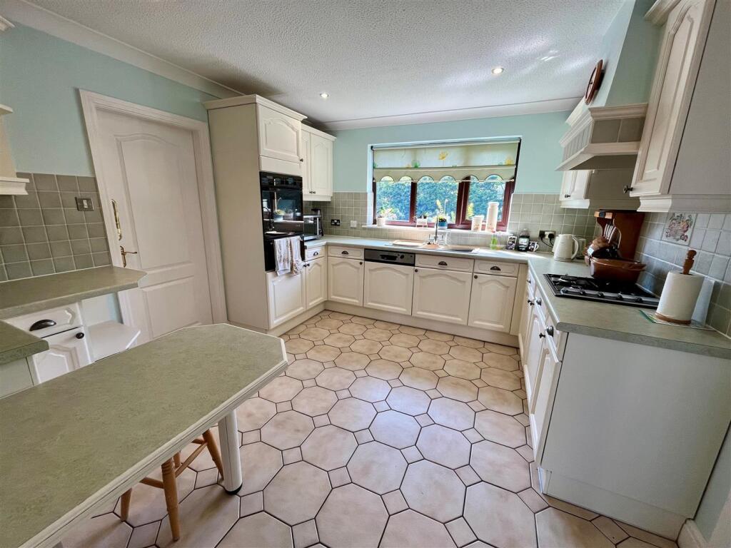 Breakfast Kitchen.jpg