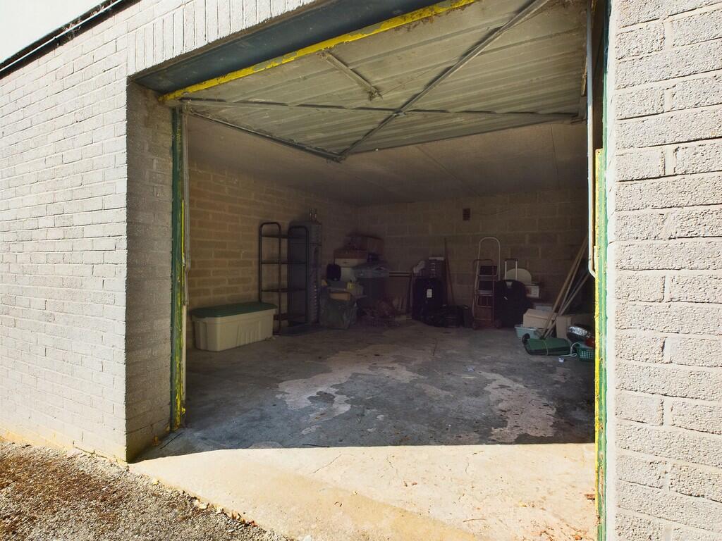 Garage a