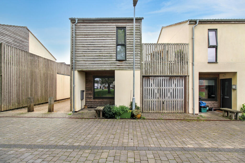 Serenity Rise, Street