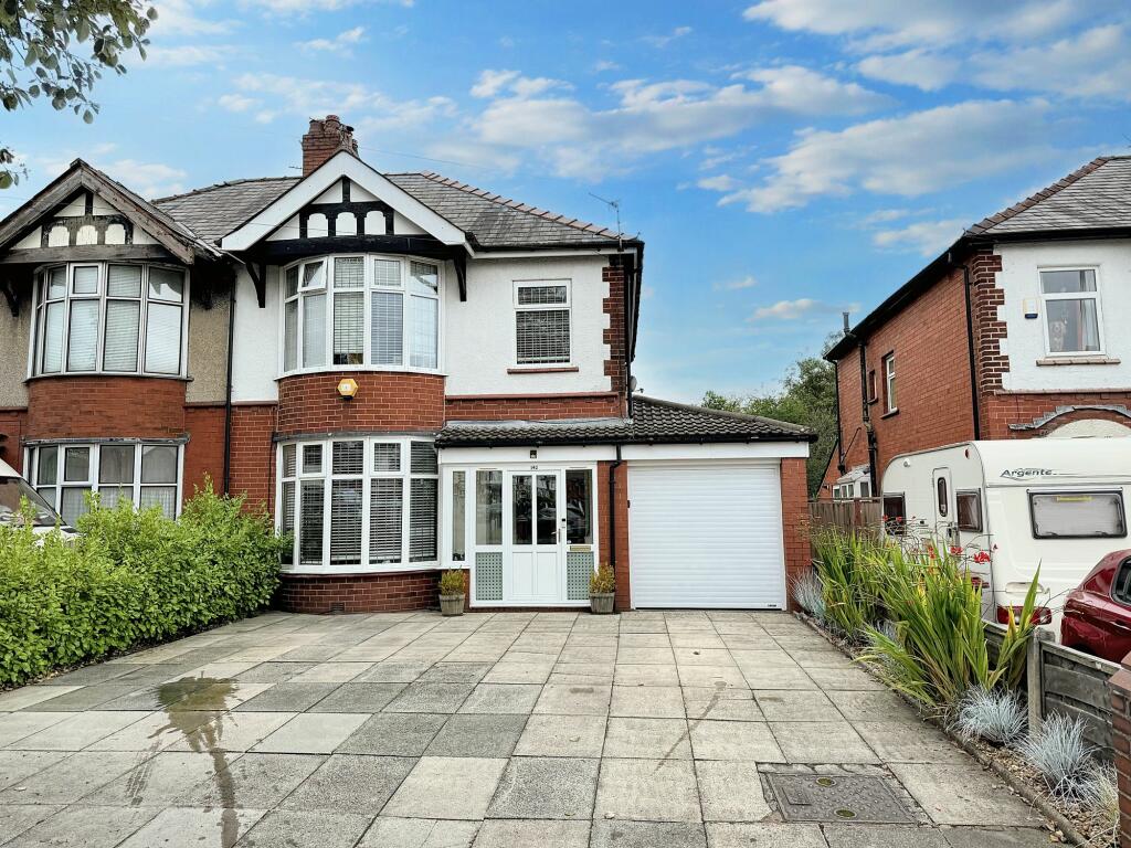 Driveway/Garage