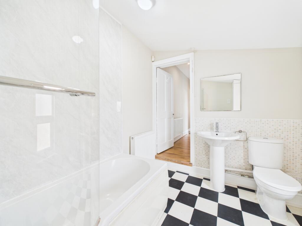 CAM02023G0-PR0162-STILL016