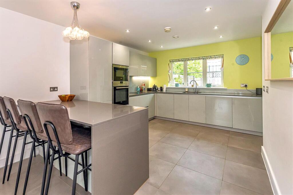 34 Buckingham Road (9).jpg