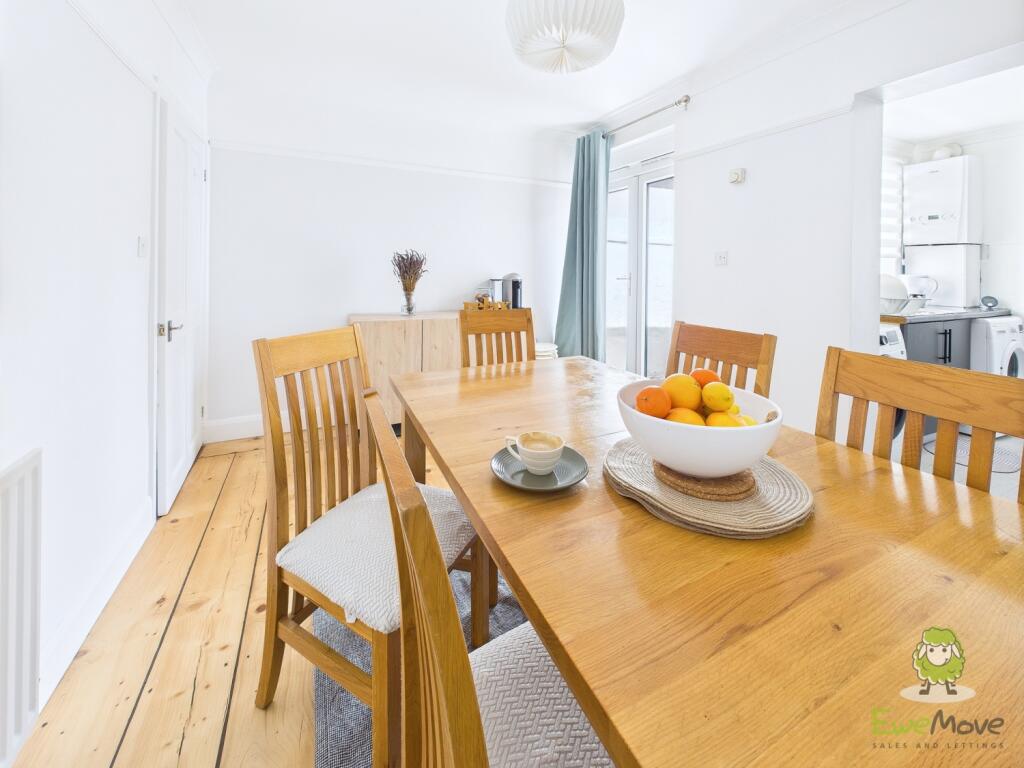 CAM01543G0-PR0145-STILL024