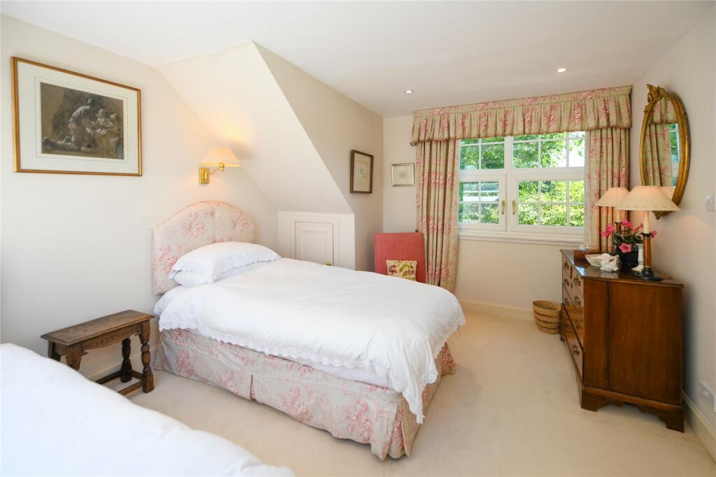 Twin Bedroom