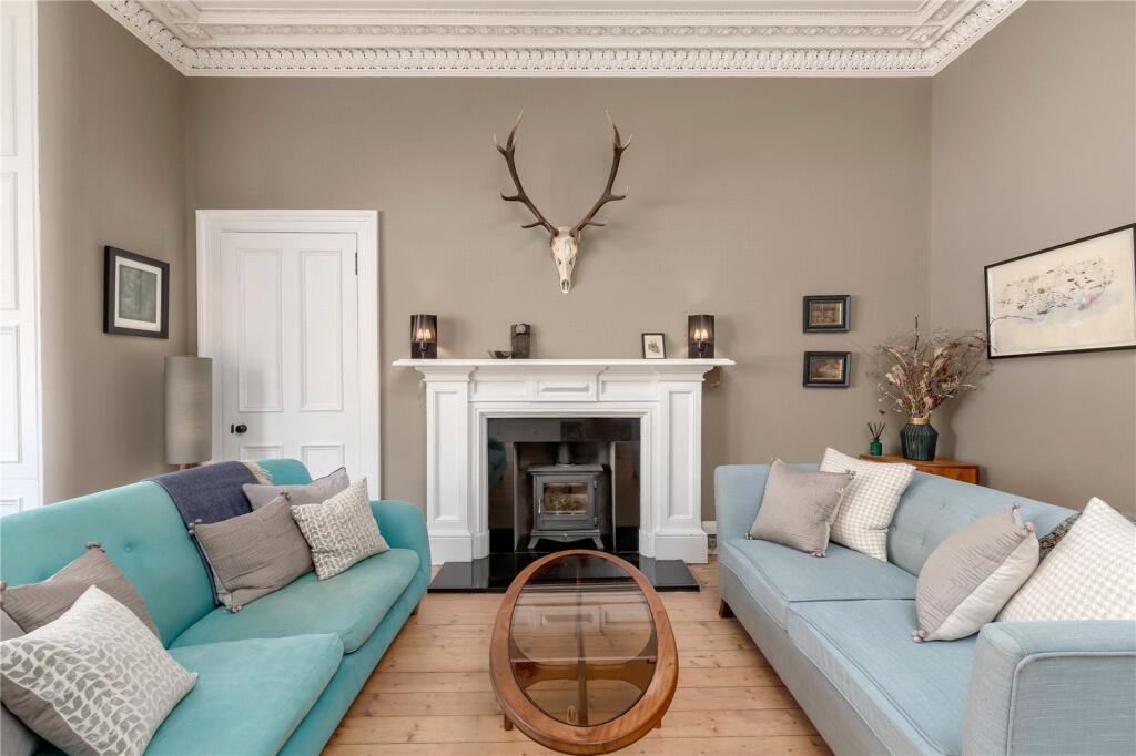 Sitting/Dining Room