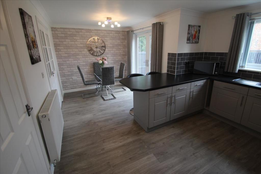 Kitchen/Dining Room