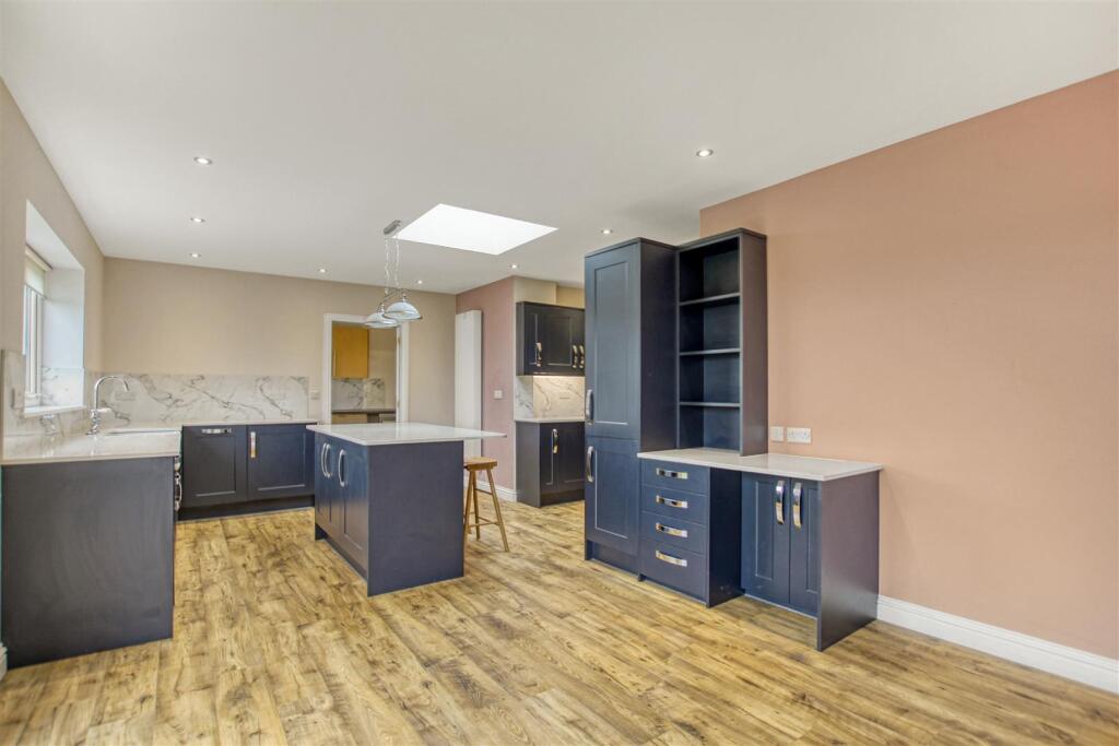 Kitchen /dining room