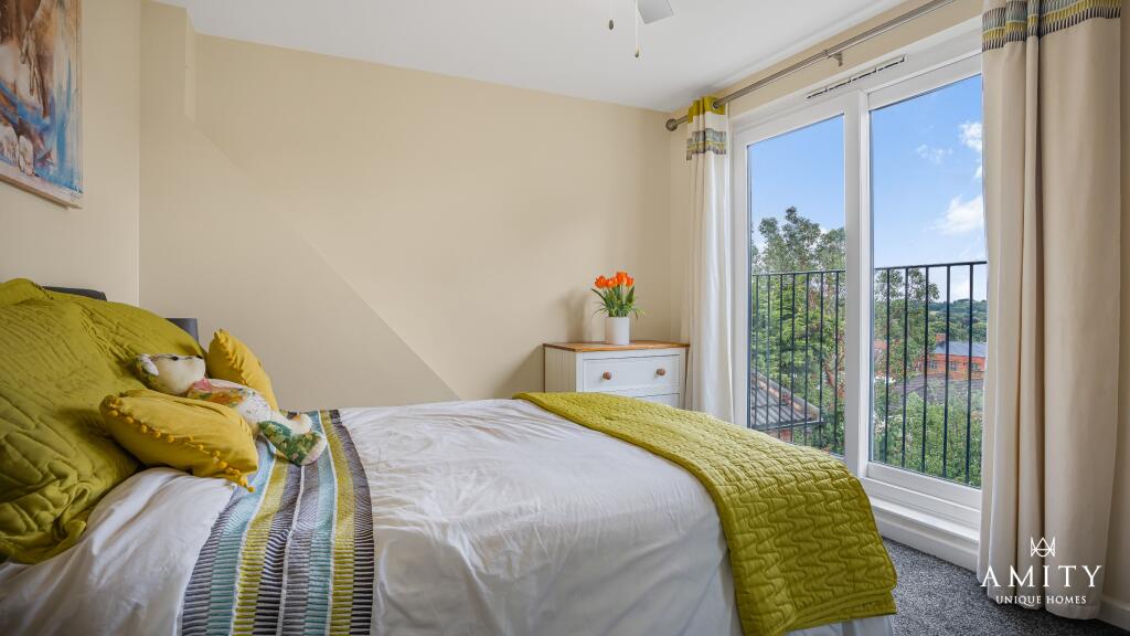 Top Floor Rear Bedroom 