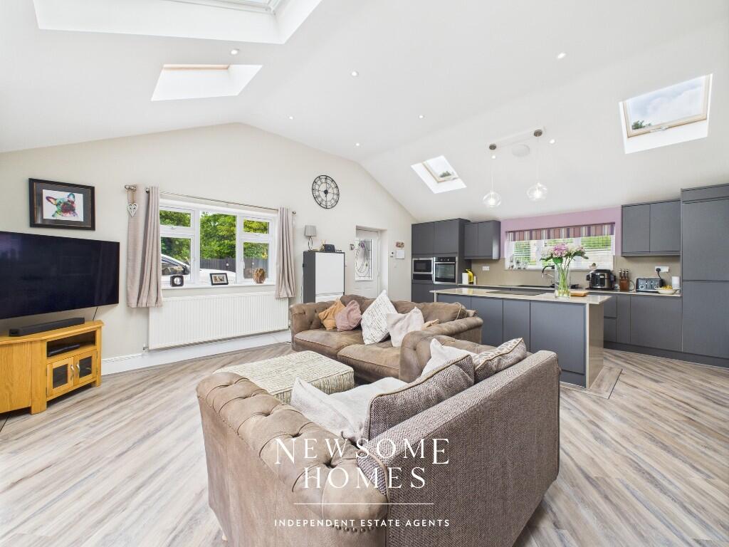 Kitchen/ Family Room
