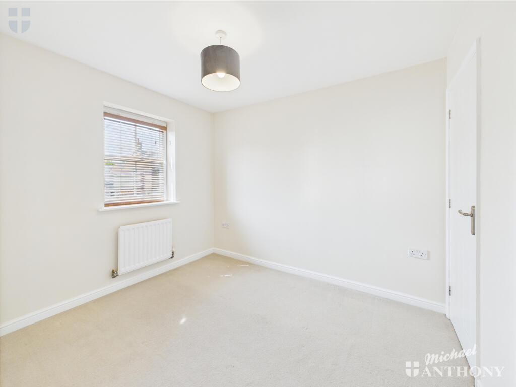 CAM03852G0-PR0262-STILL011