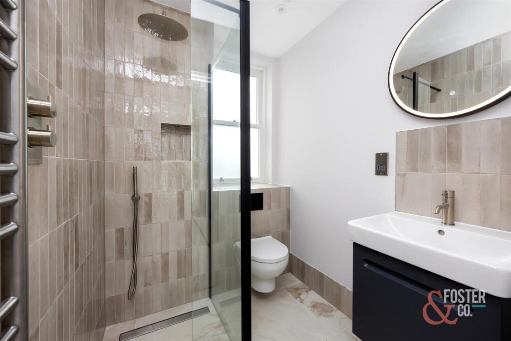 Clarendon Villas, 51 - Flat 7-003.jpg