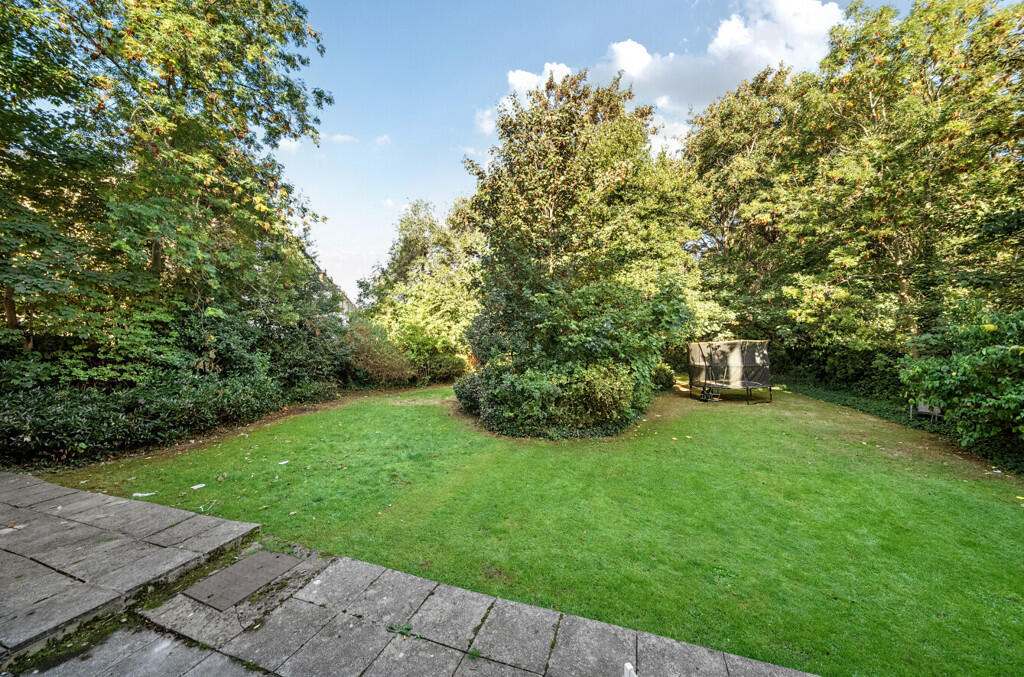 1361248-4-68db9af...