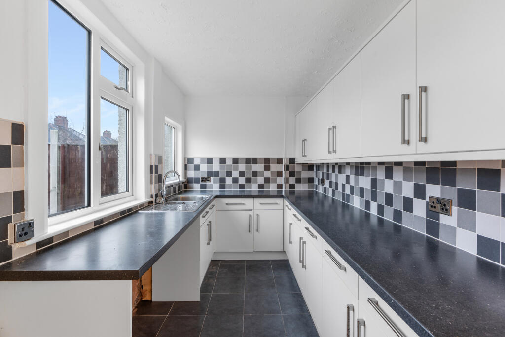 Kitchen2.jpeg
