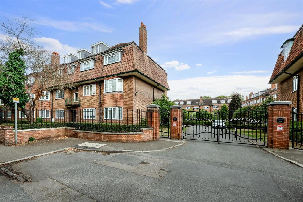 BEECHWOOD COURT, 13-3.jpg