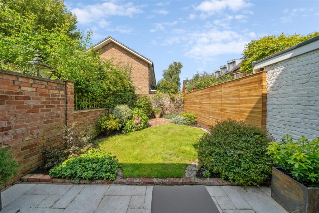 Glebe Street, W4 - FOR SALE