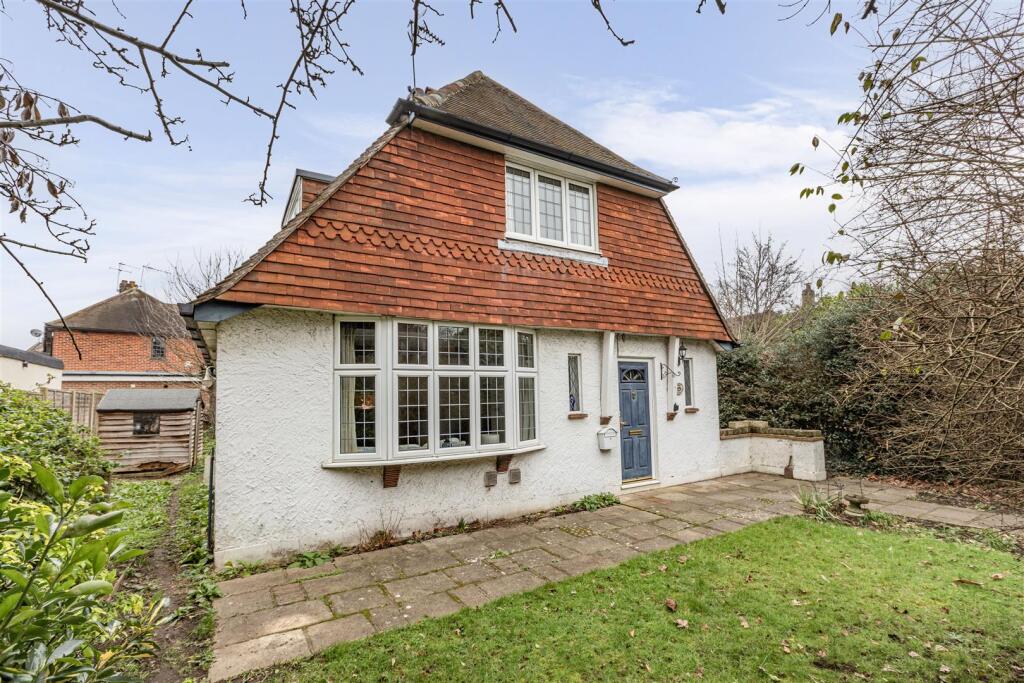 West Cottage, 50 Parvis Road, Byfleet, KT14 7EH - 