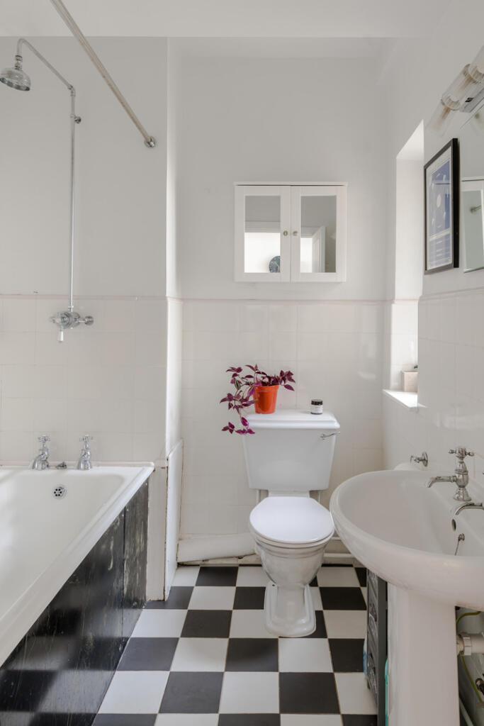 237723 - 98 Marine Court-10.jpg