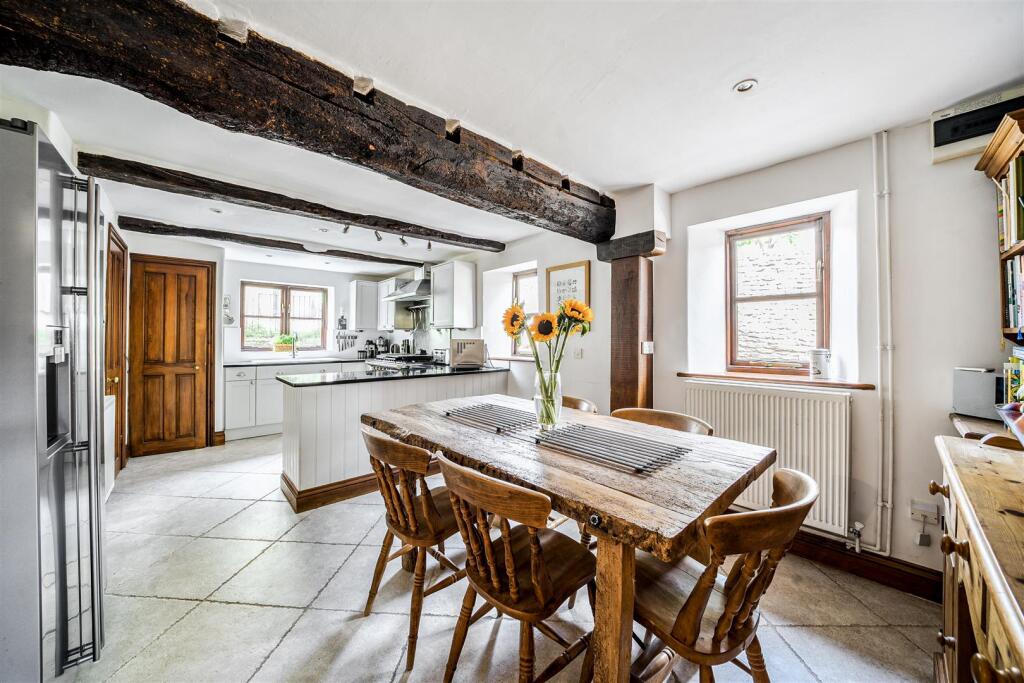 Kitchen diner